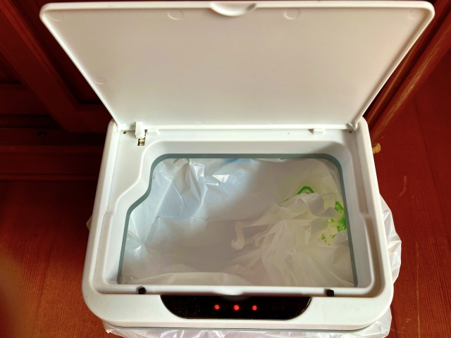 自治体|電気を使うゴミ箱(自動開閉・防臭・圧縮式)の場合