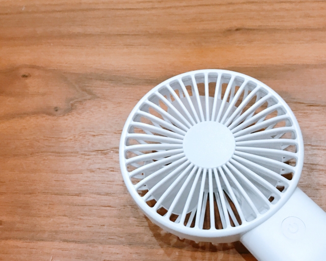 リチウムイオン電池内蔵のハンディファンの捨て方