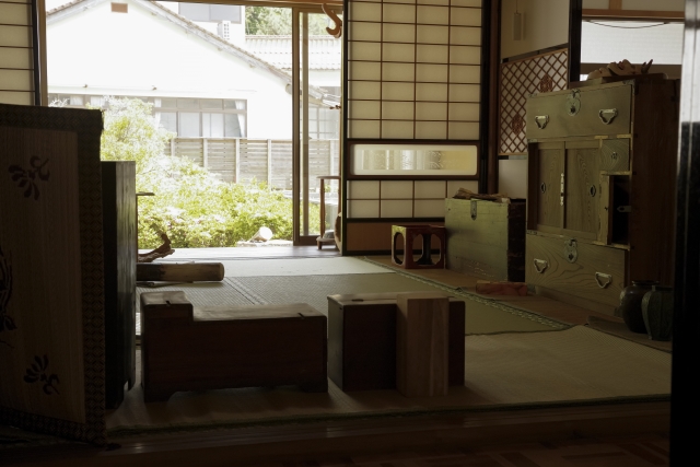 親が施設に入るときの実家方向性の判断基準