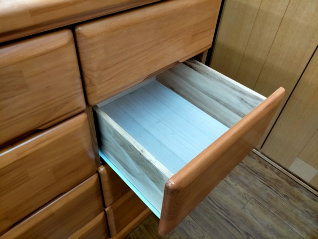 タンス引き取り時は搬出してもらえるのか